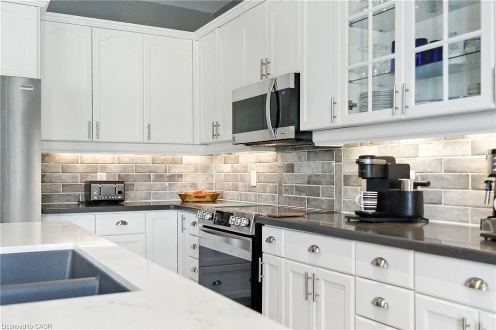 10 Featherstone Avenue Property Photo 13
