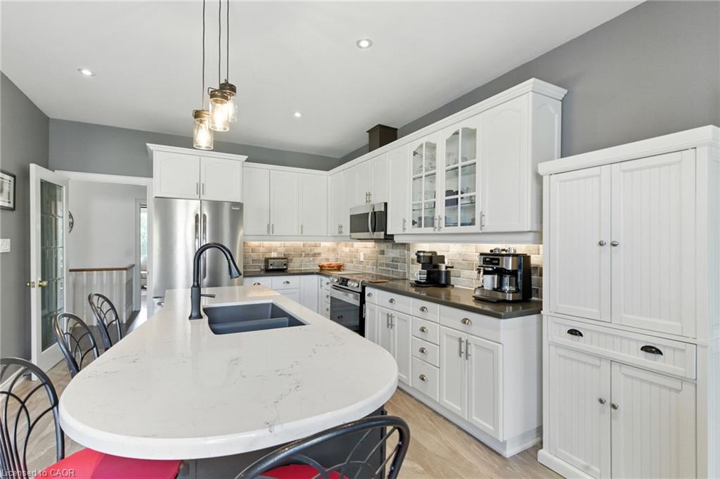 10 Featherstone Avenue Property Photo 14