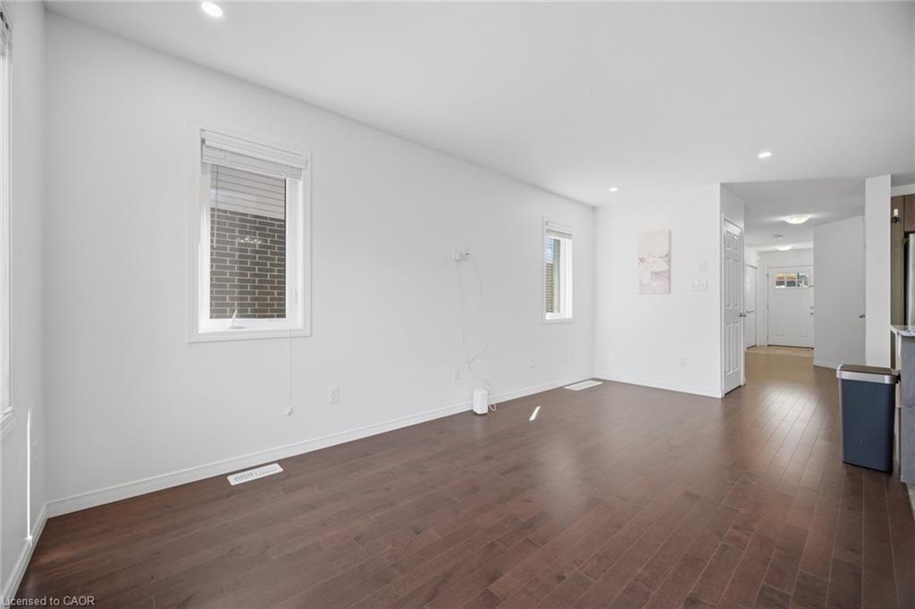 85-135 Hardcastle Drive Property Photo 16