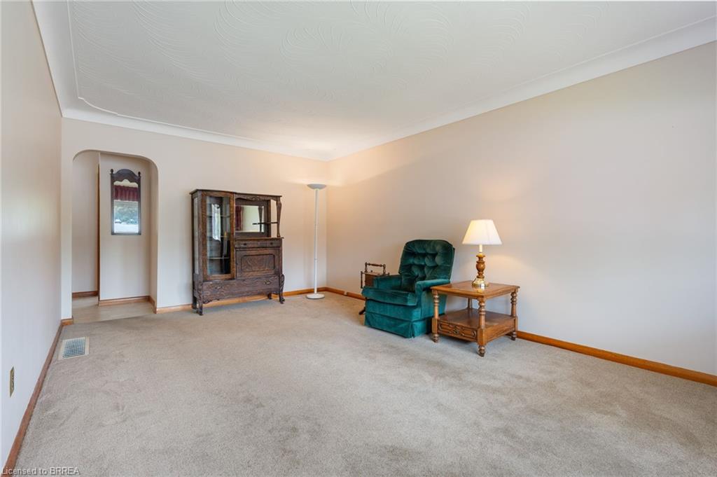 404 Grey Street Property Photo 12