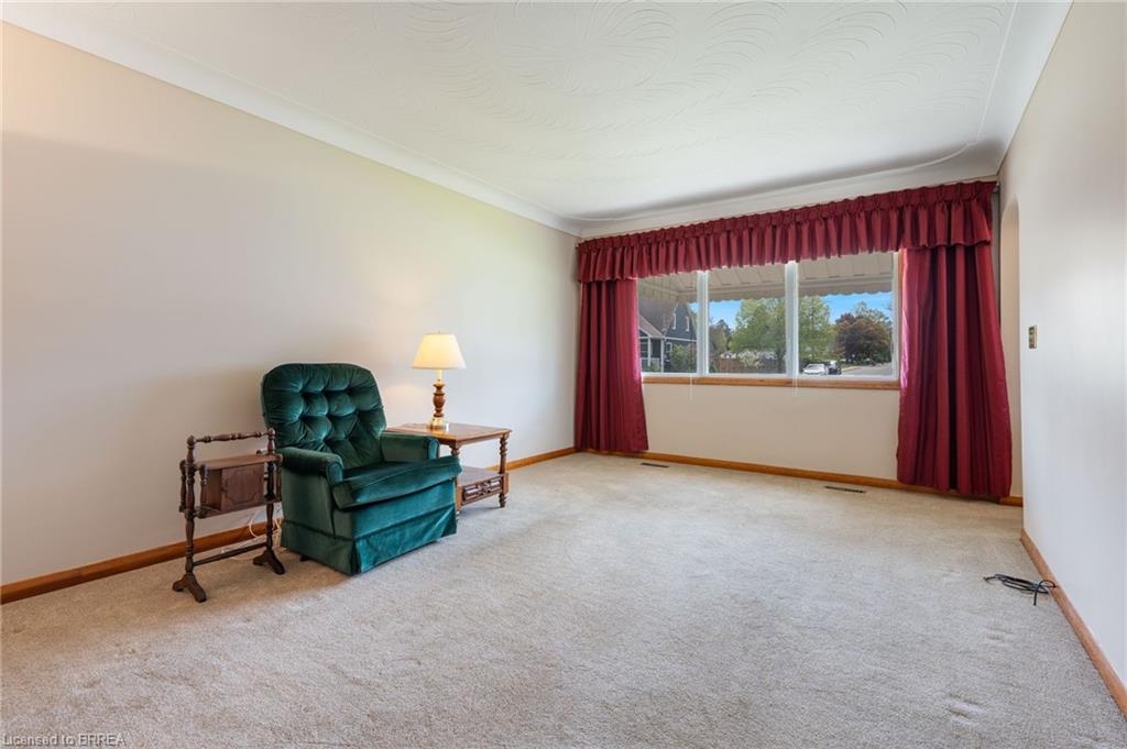 404 Grey Street Property Photo 17
