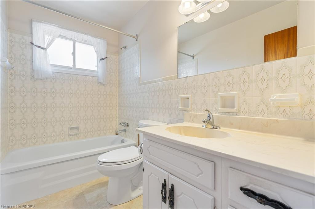 404 Grey Street Property Photo 20