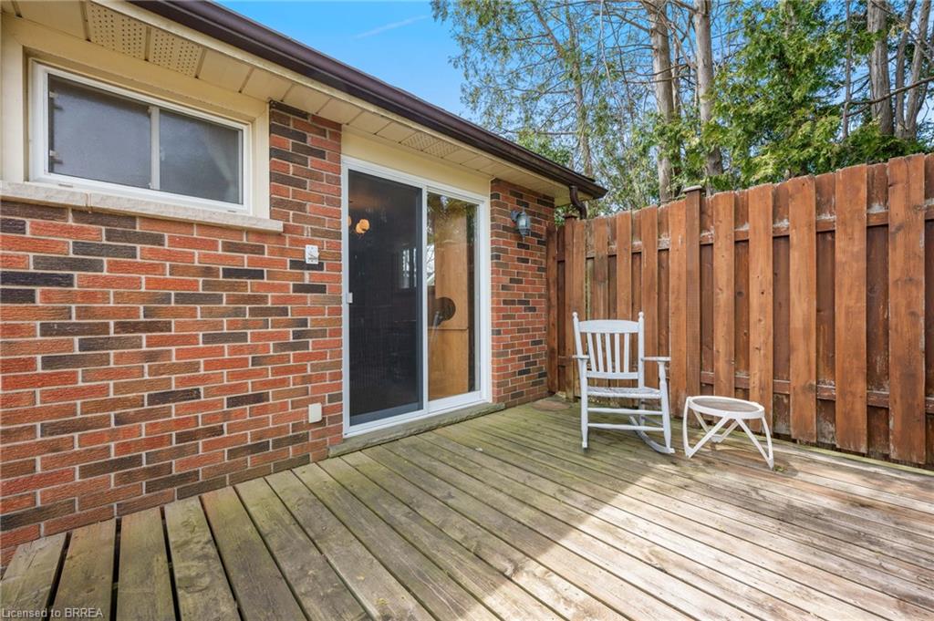 404 Grey Street Property Photo 26