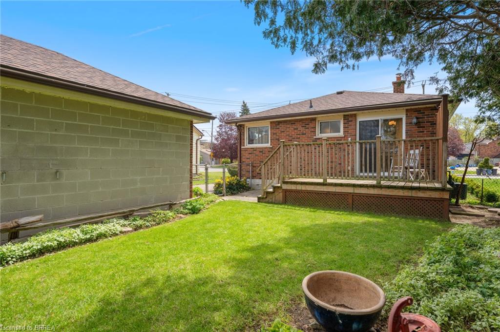 404 Grey Street Property Photo 28