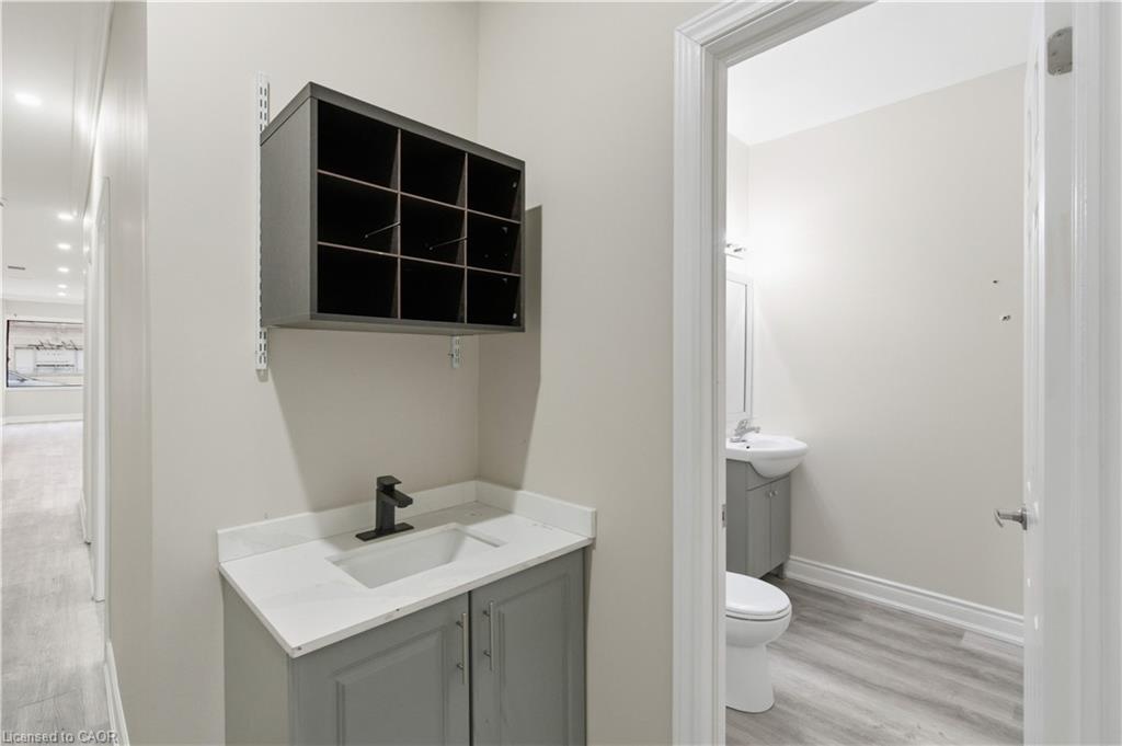 728 Main Street E Property Photo 12