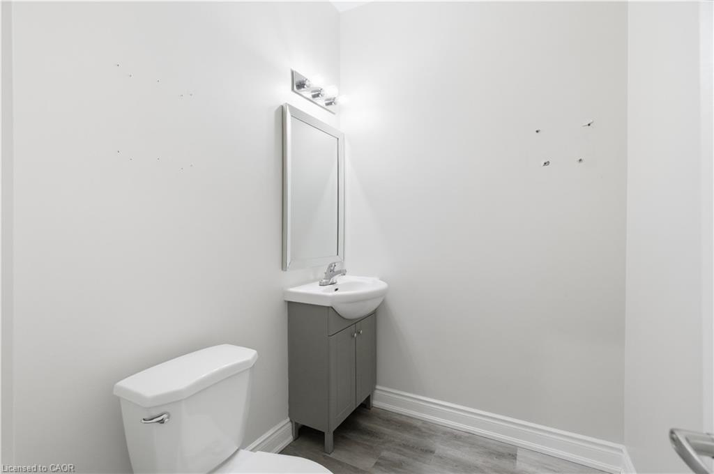 728 Main Street E Property Photo 13