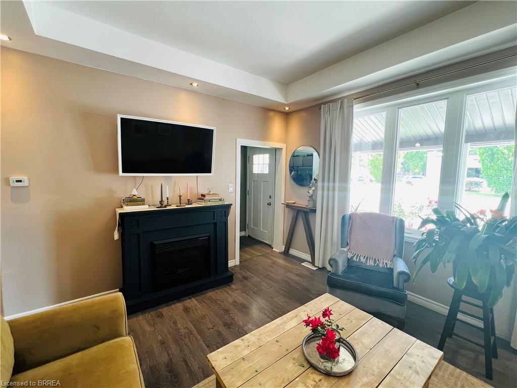 25 Huron Street Property Photo 2