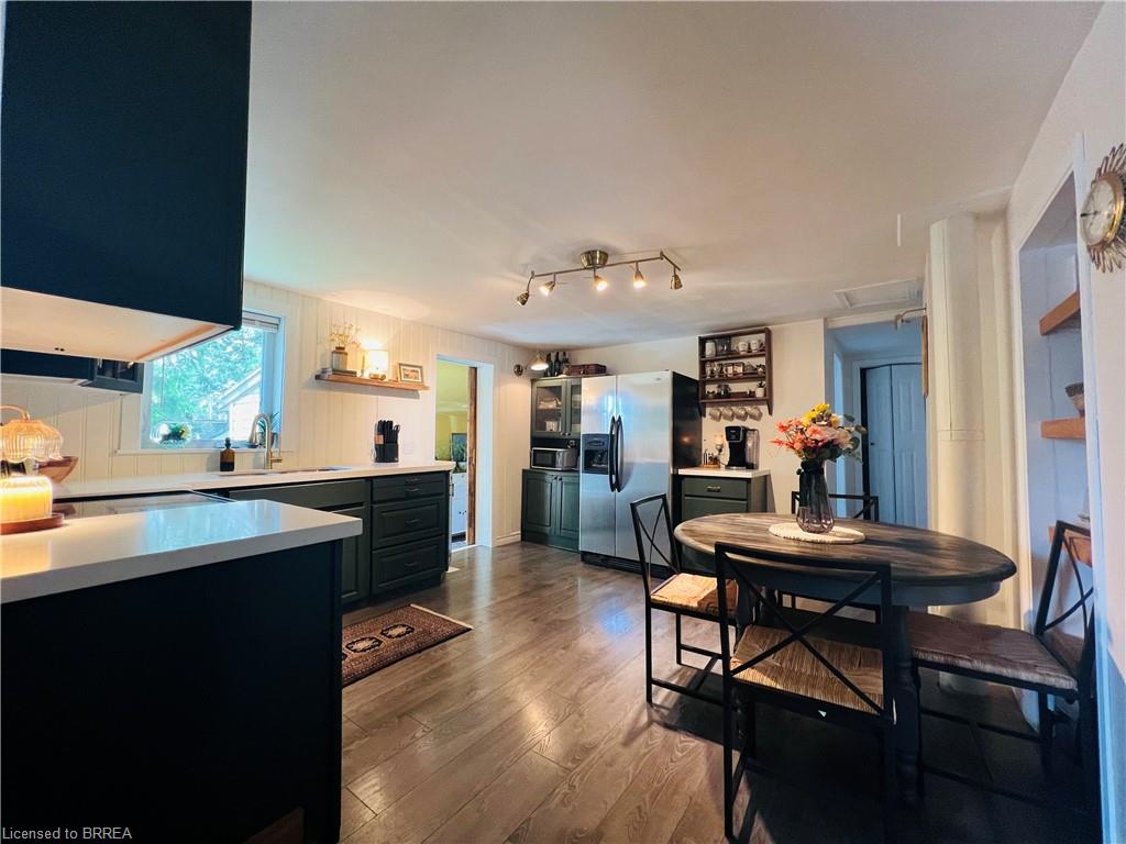 25 Huron Street Property Photo 5