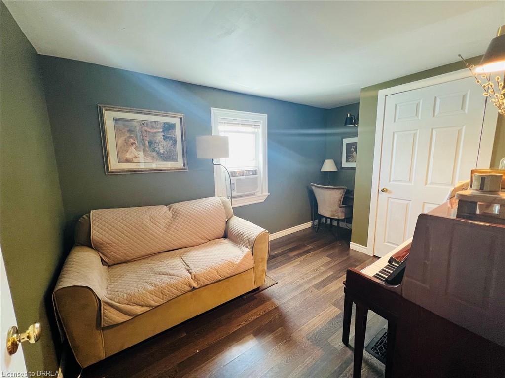 25 Huron Street Property Photo 10