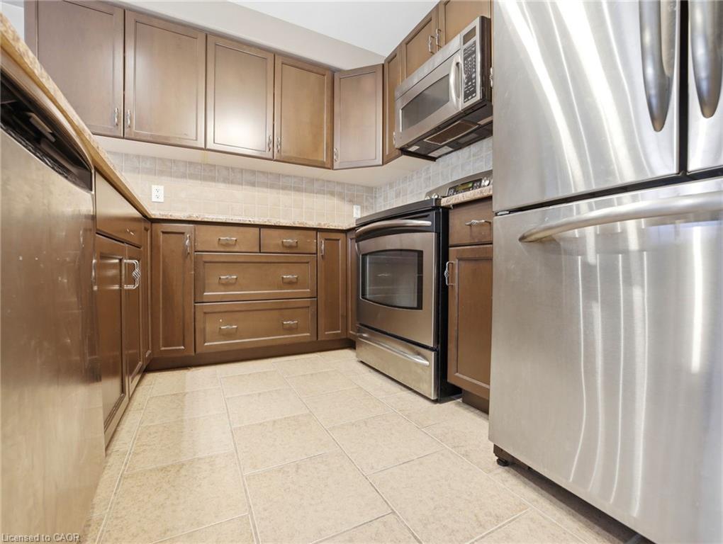 98 Willow Lane Property Photo 12