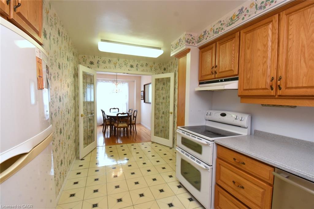 102-4165 Fieldgate Drive Property Photo 16