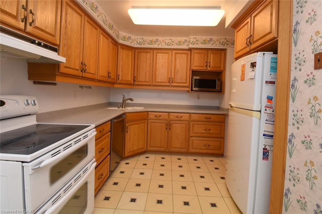 102-4165 Fieldgate Drive Property Photo 18