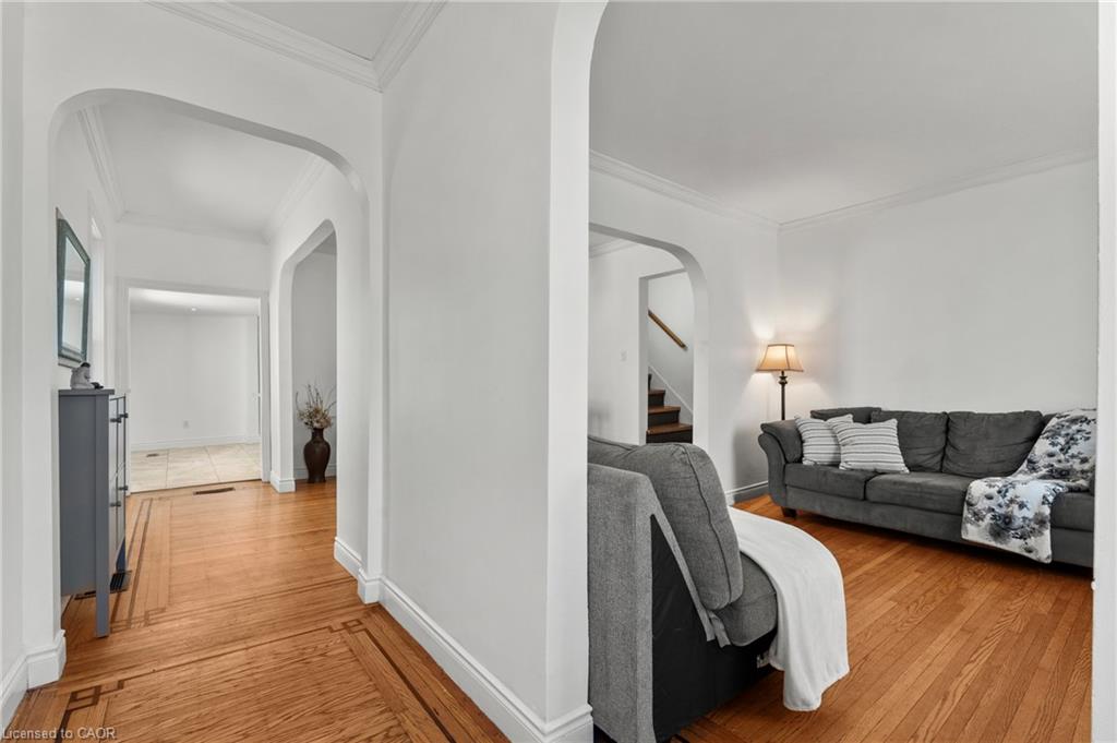 192 Wood Street E Property Photo 5