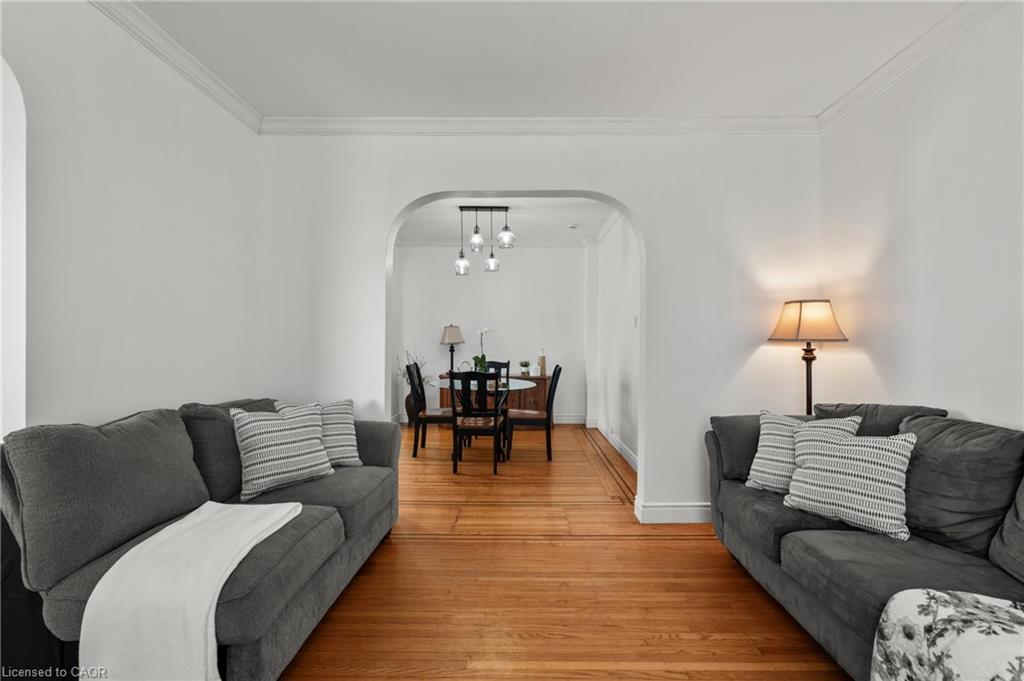 192 Wood Street E Property Photo 9