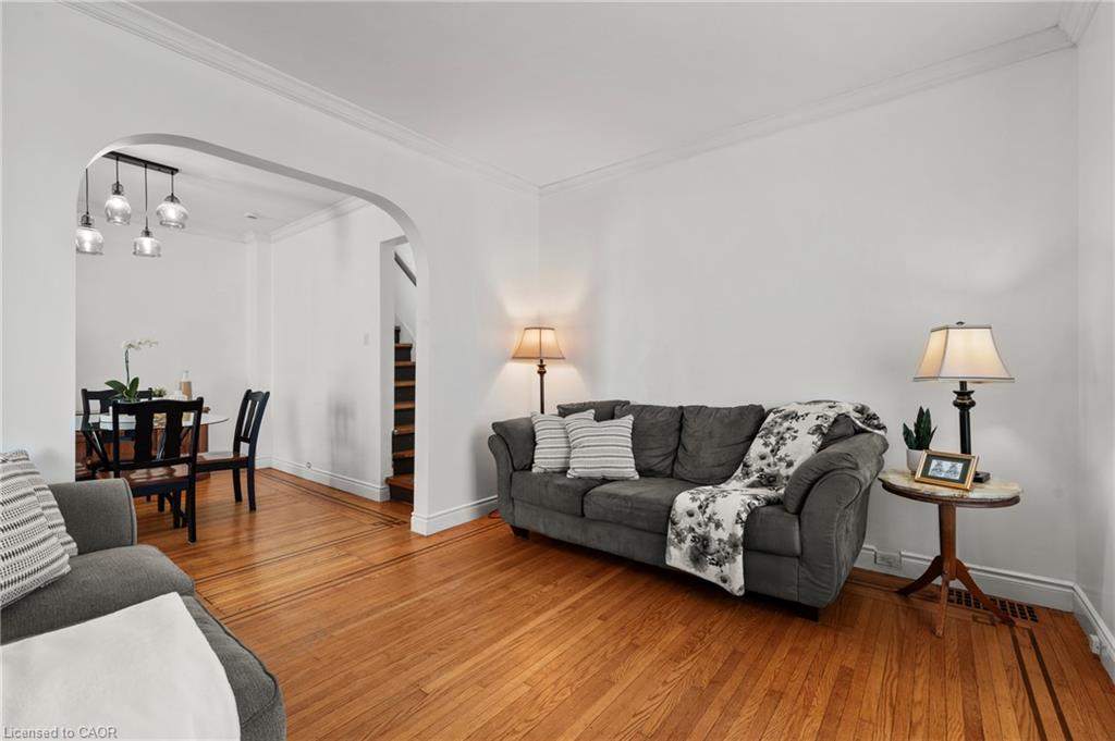 192 Wood Street E Property Photo 10