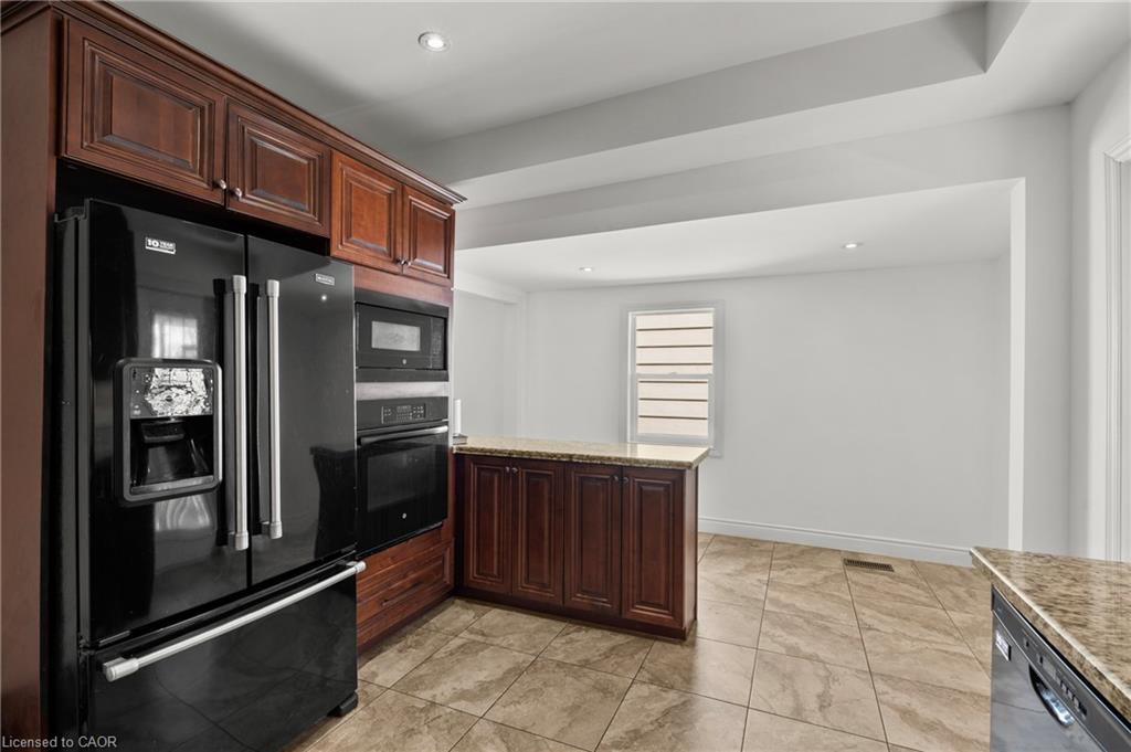 192 Wood Street E Property Photo 20