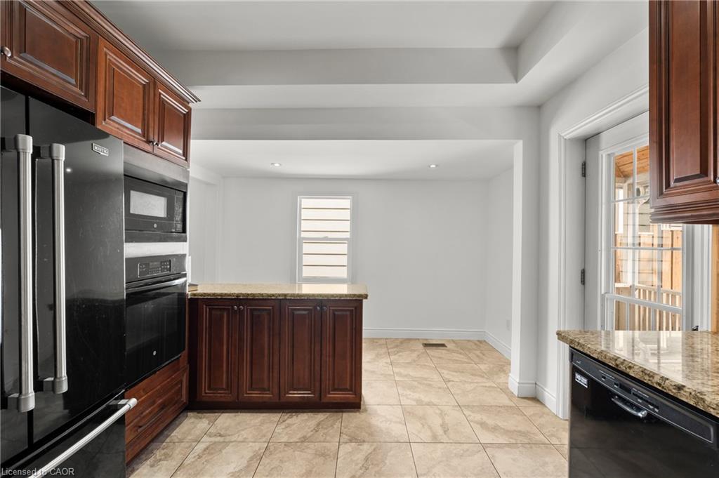 192 Wood Street E Property Photo 21