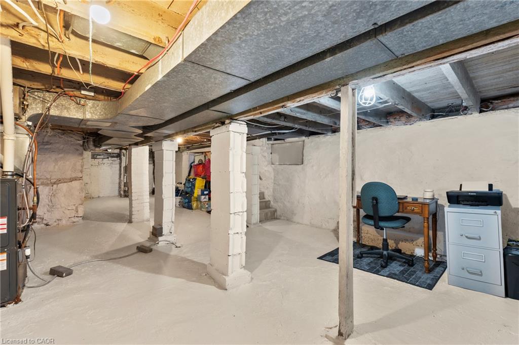 192 Wood Street E Property Photo 33