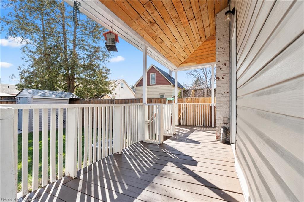 192 Wood Street E Property Photo 39