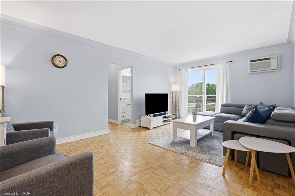 403-87 St George Street Property Photo 5