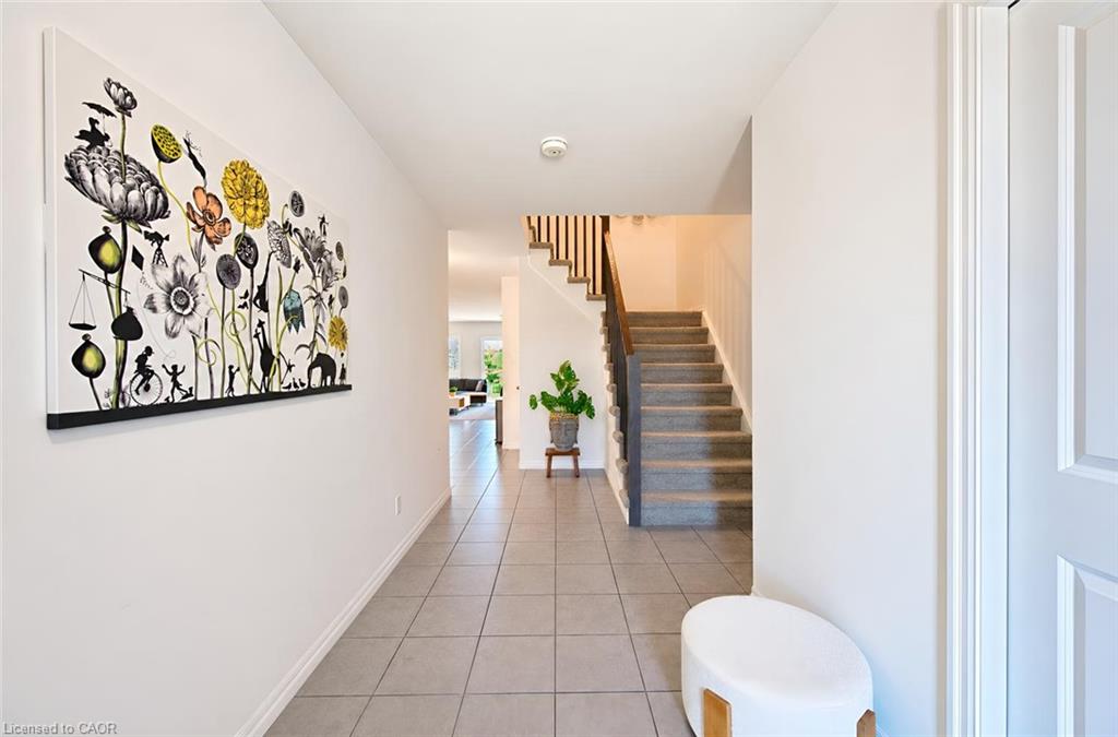 35-135 Hardcastle Drive Property Photo 4