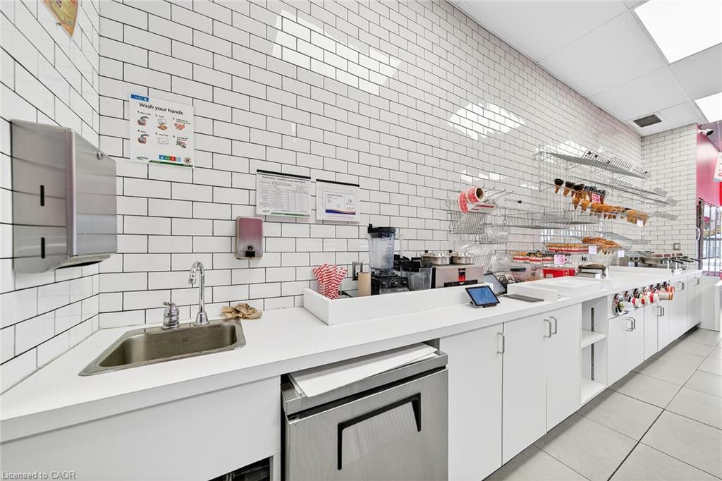 D9-380 Dundas Street E Property Photo 20