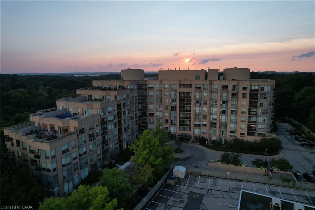 216-2511 Lakeshore Road W Property Photo 2