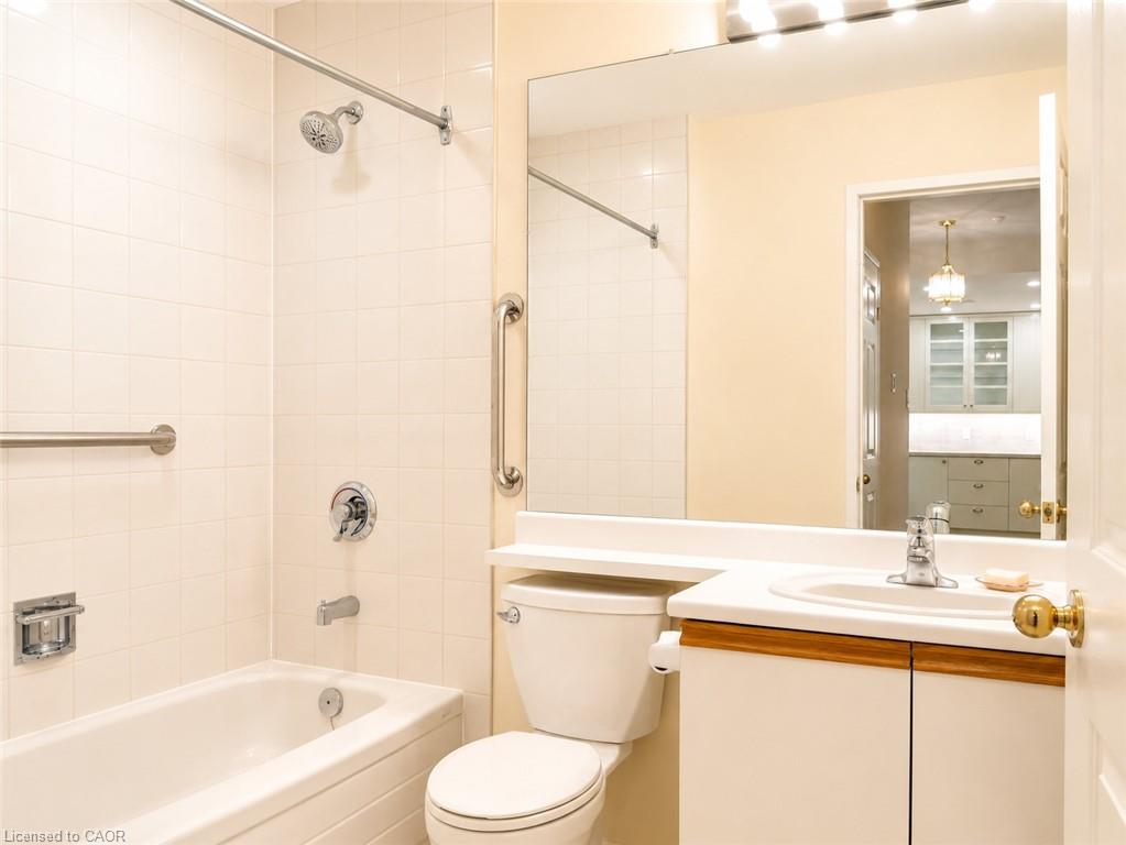 216-2511 Lakeshore Road W Property Photo 17
