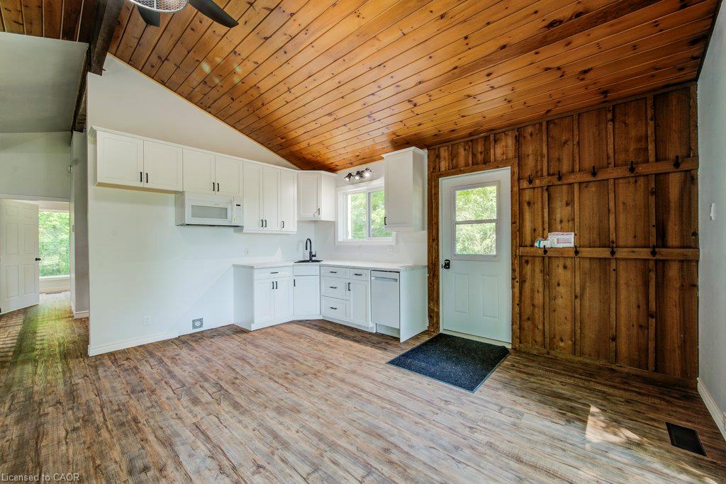 42064 Amberley Road Property Photo 7