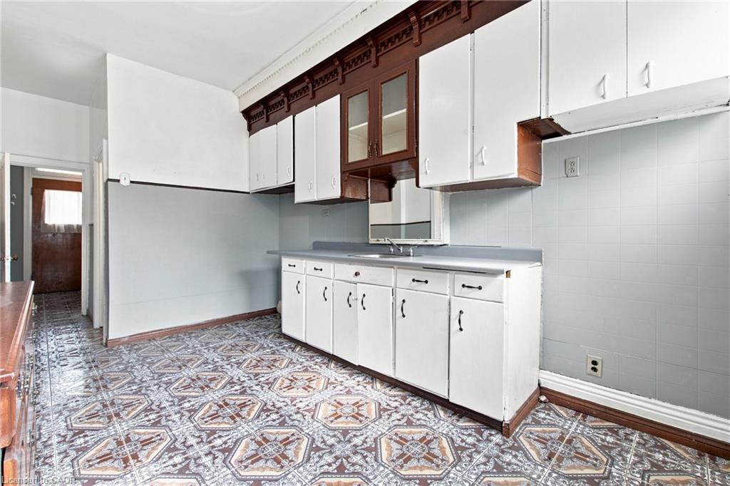 128 Hess Street N Property Photo 11