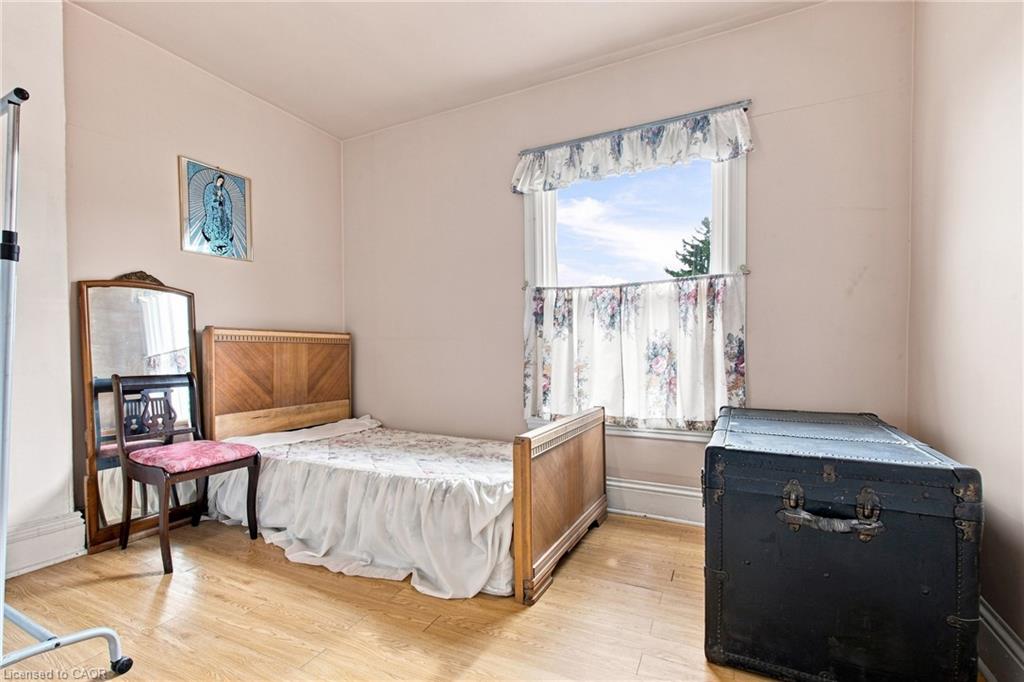 128 Hess Street N Property Photo 22