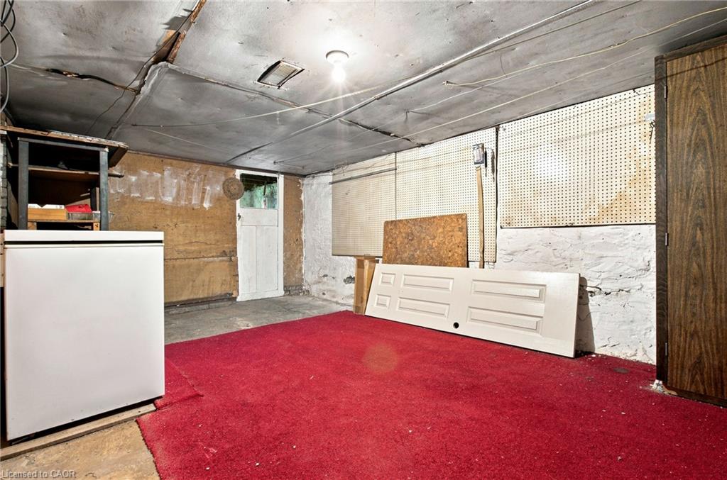 128 Hess Street N Property Photo 33