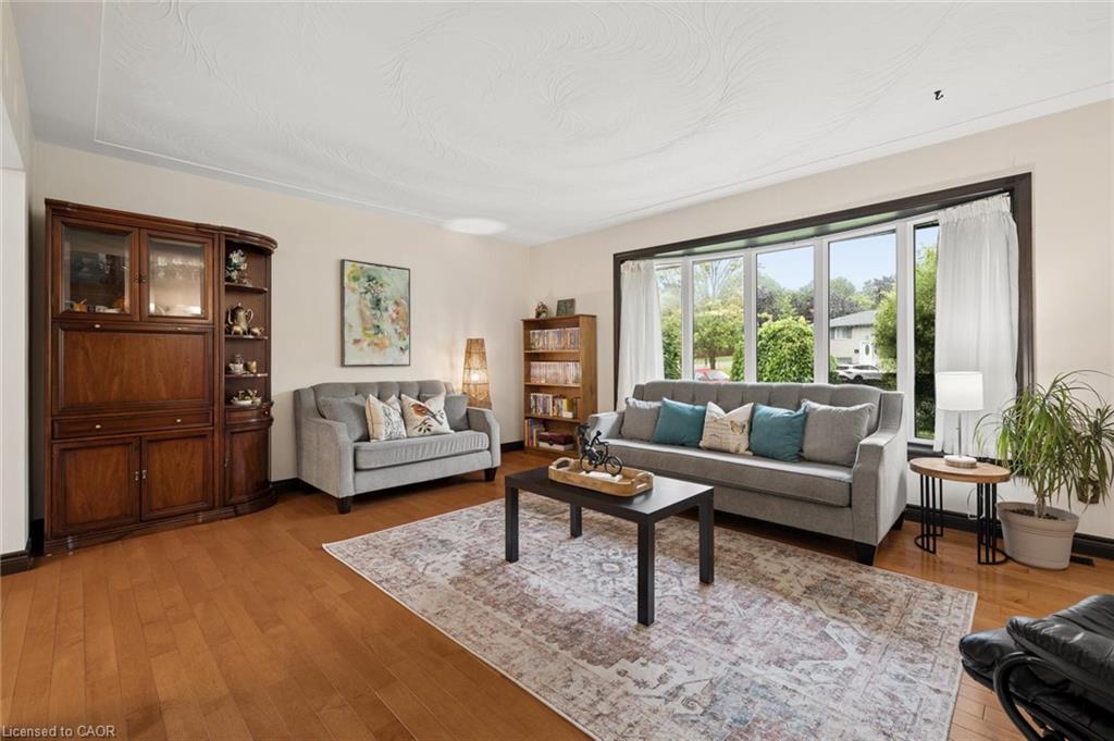 8 Perin Place Property Photo 11