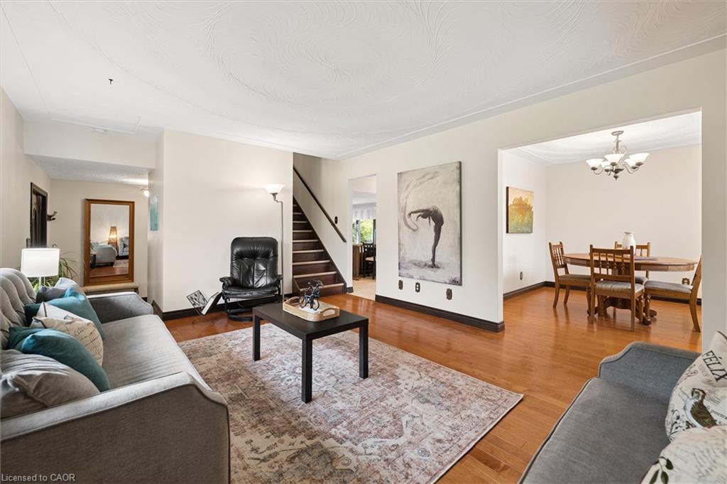 8 Perin Place Property Photo 12