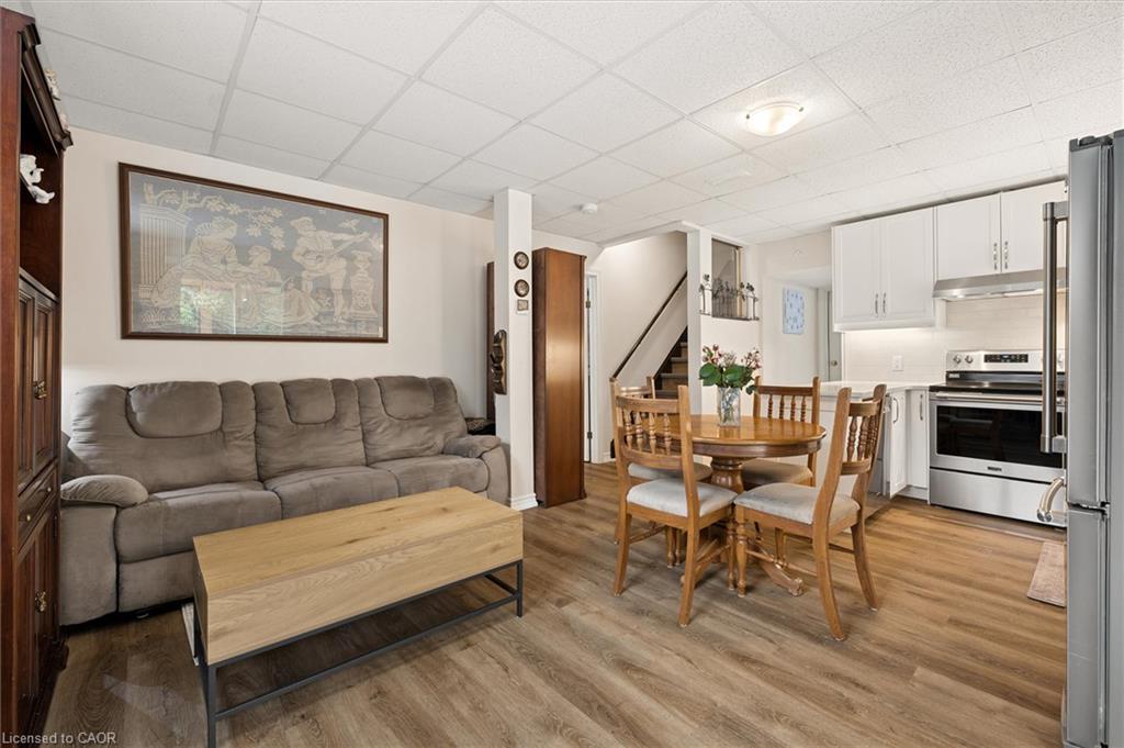 8 Perin Place Property Photo 19