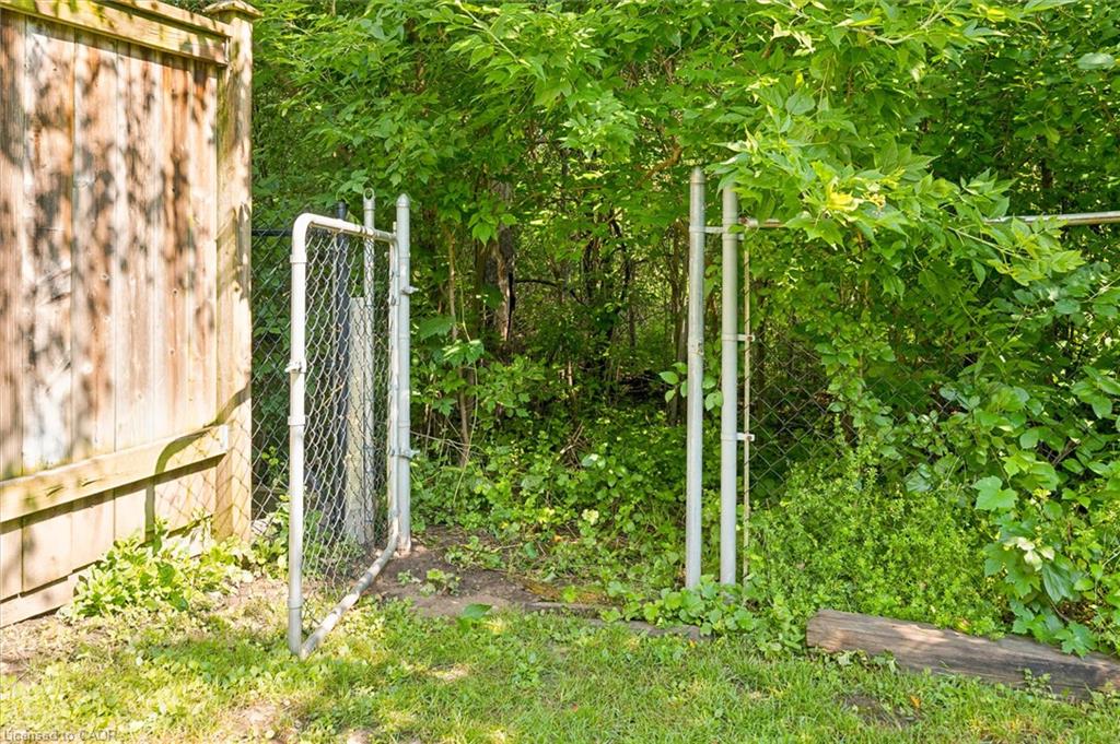 8 Perin Place Property Photo 28