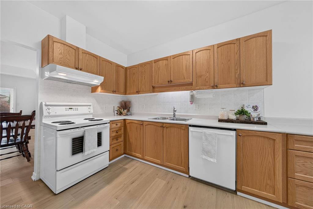 21 Twentyplace Boulevard Property Photo 7