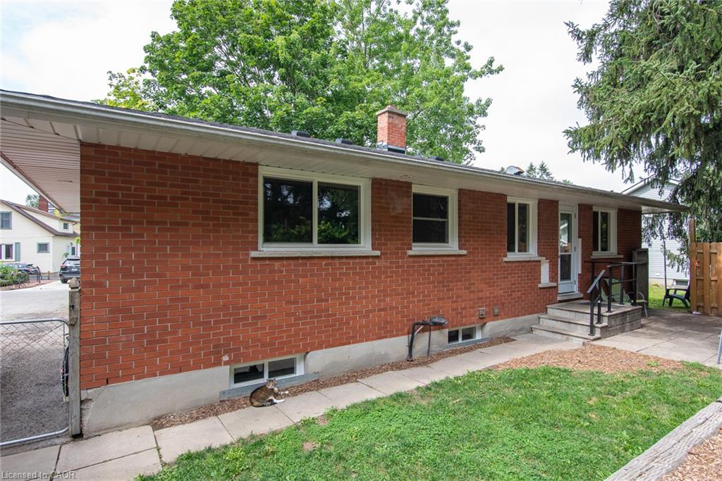 13 Lewis Street Property Photo 10