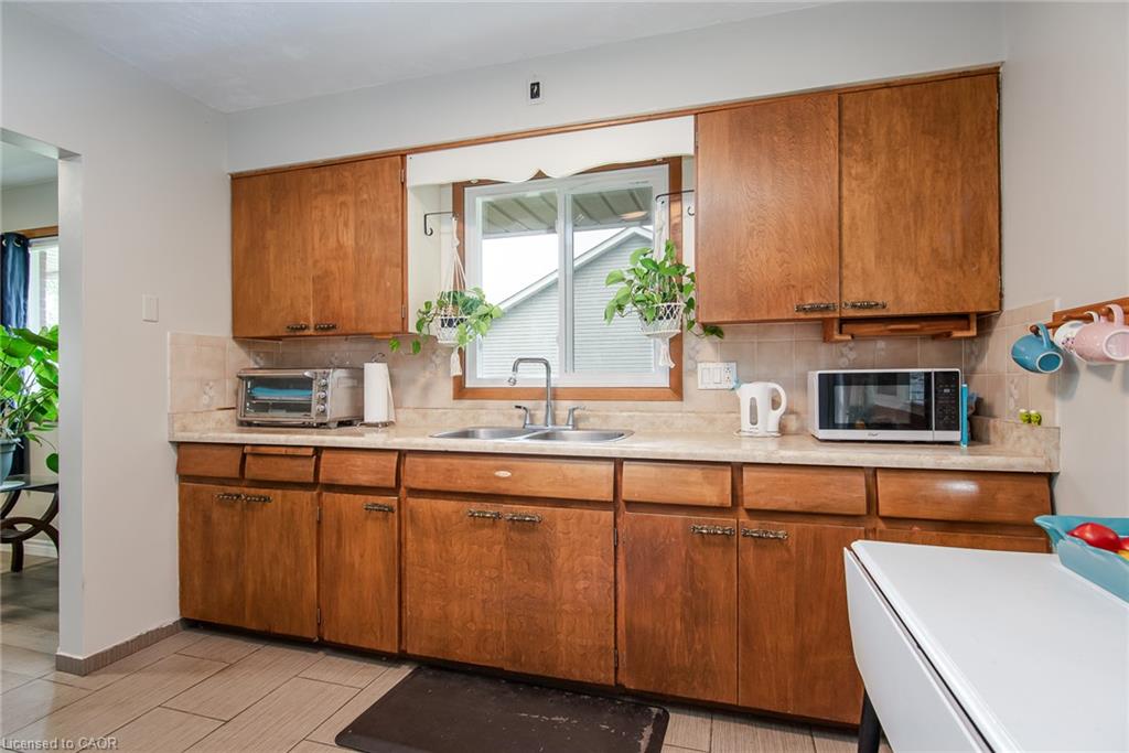 13 Lewis Street Property Photo 27