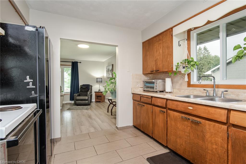 13 Lewis Street Property Photo 28
