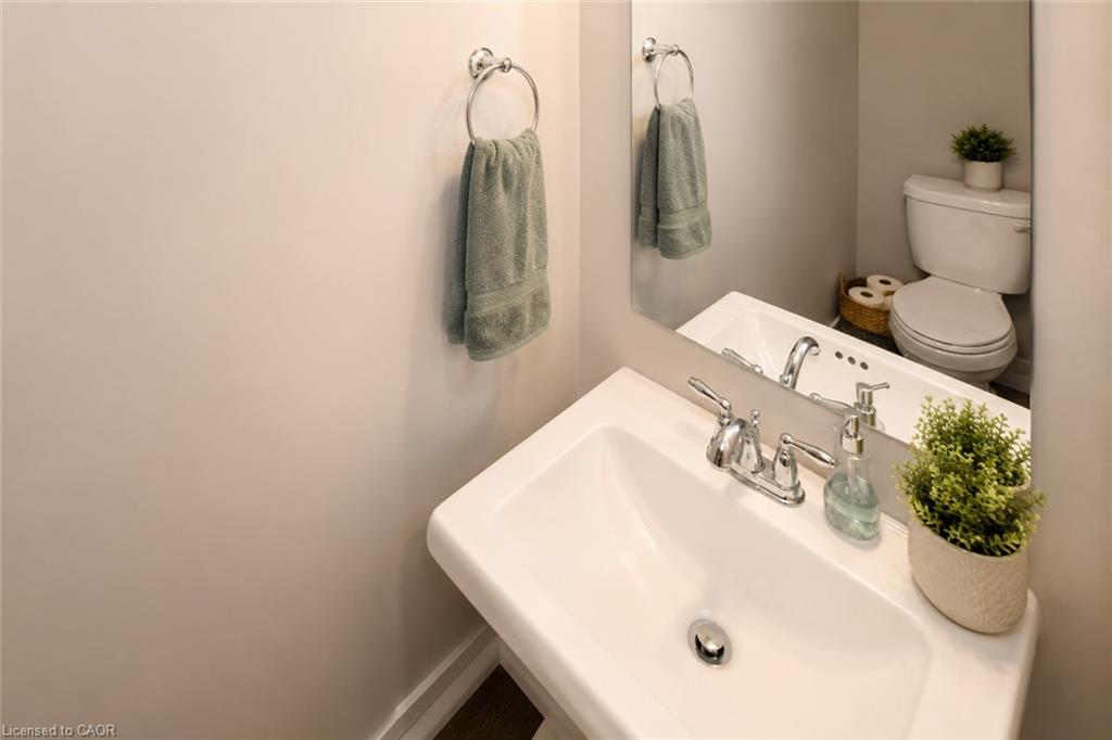 231 Westbank Trail Property Photo 5
