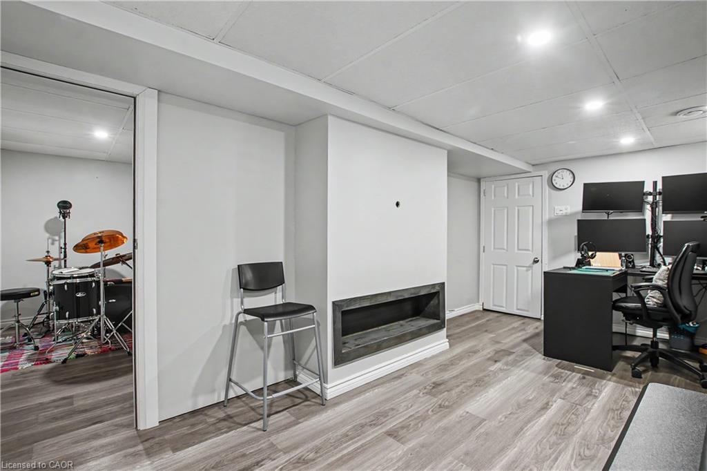 16 Mercer Road Property Photo 25