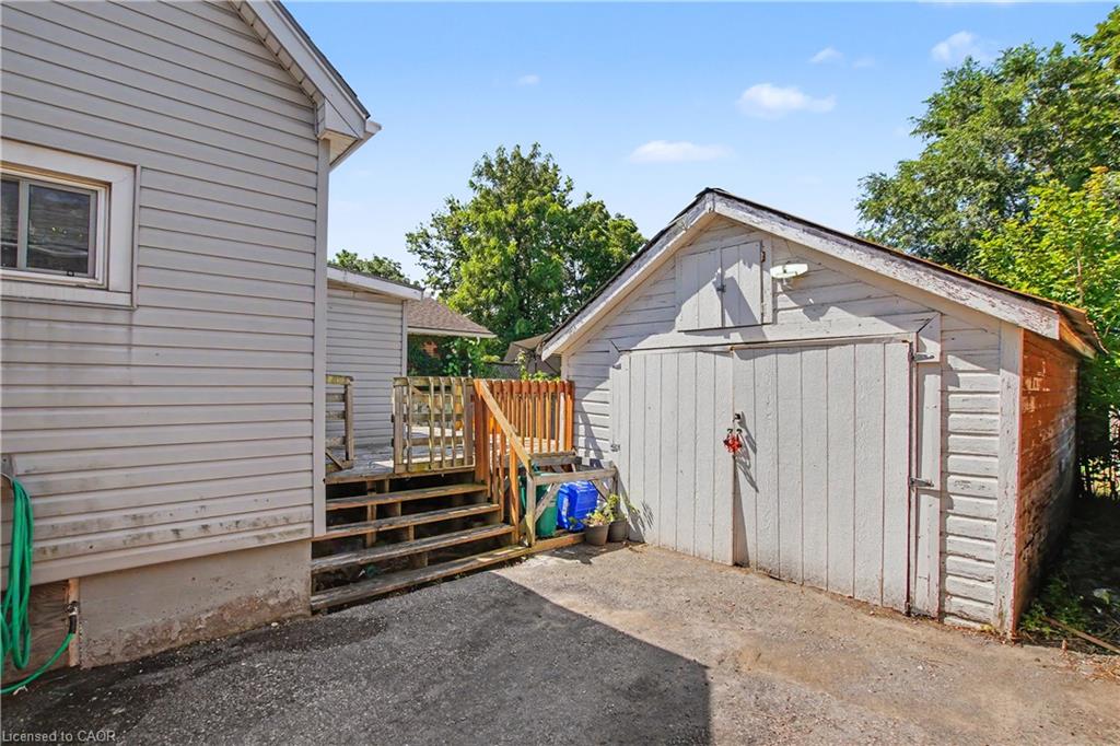 16 Mercer Road Property Photo 30