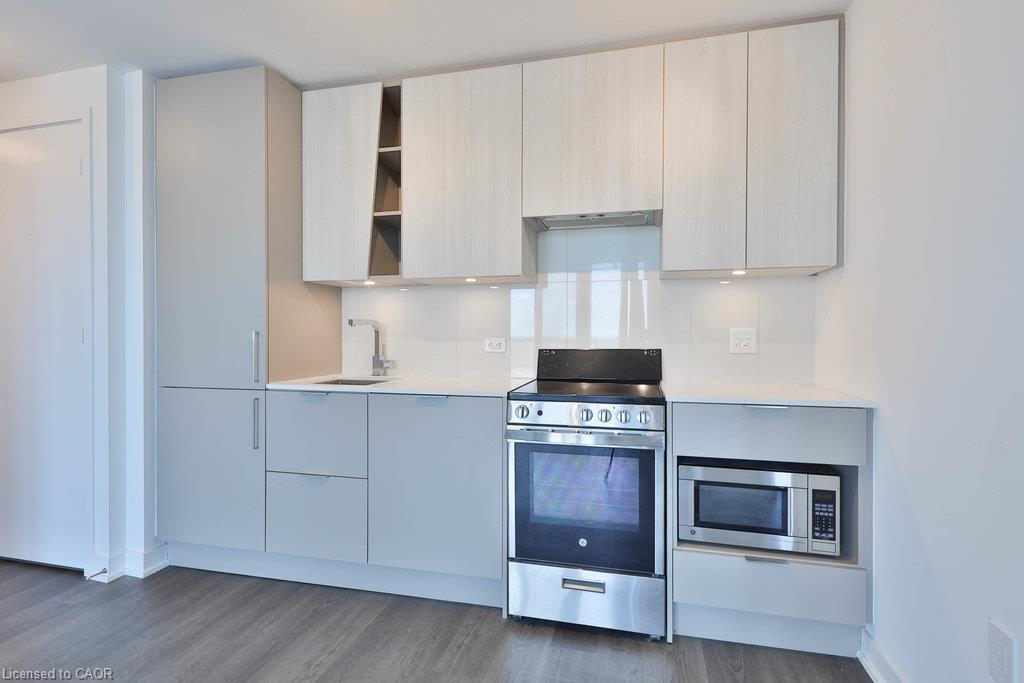 4001-3900 Confederation Parkway Property Photo 11