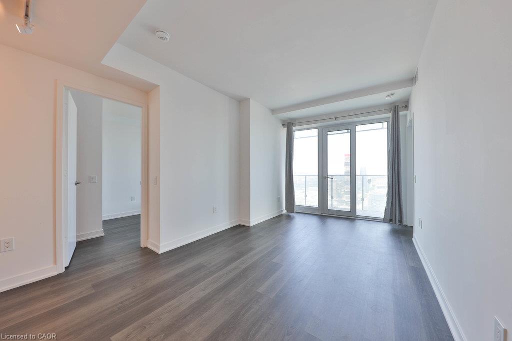 4001-3900 Confederation Parkway Property Photo 15