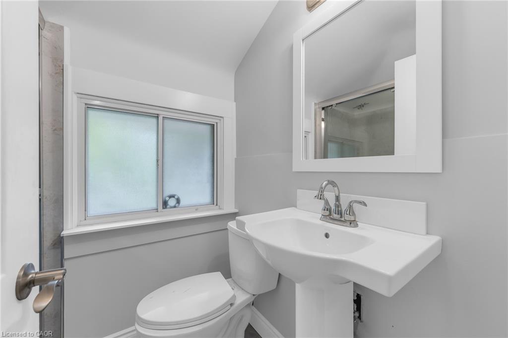 203b Erb Street Property Photo 14