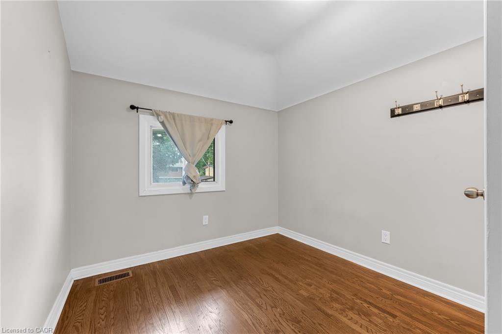 203b Erb Street Property Photo 19