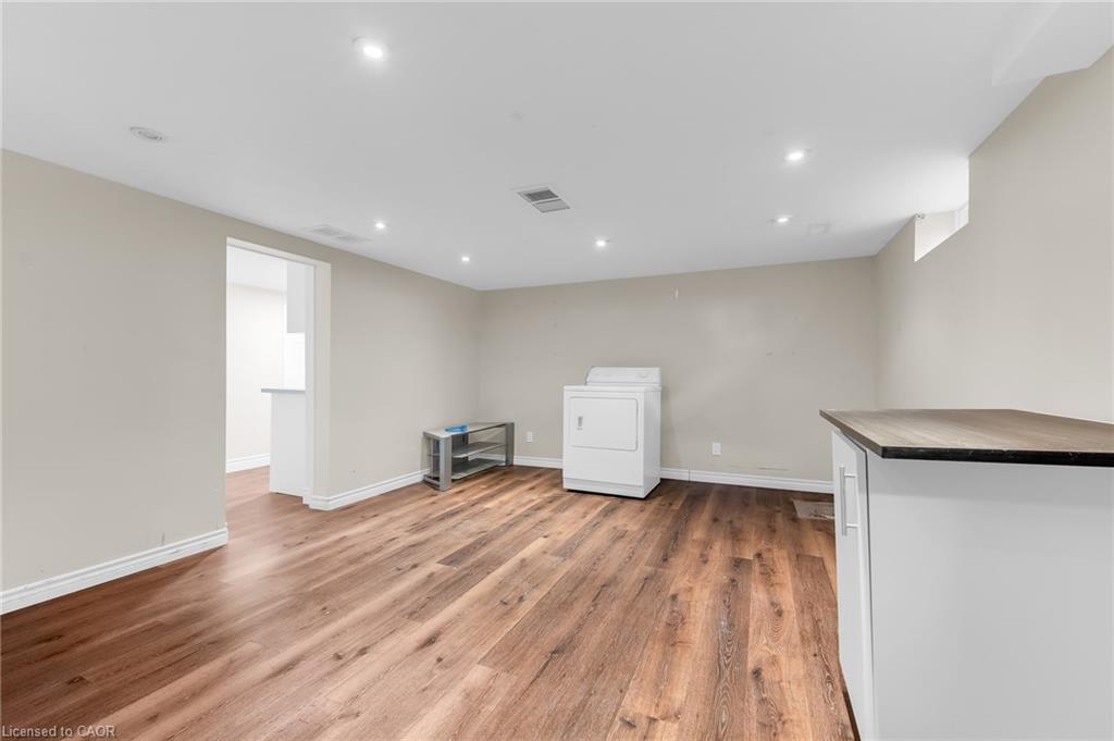 203b Erb Street Property Photo 22