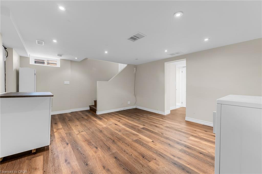 203b Erb Street Property Photo 23