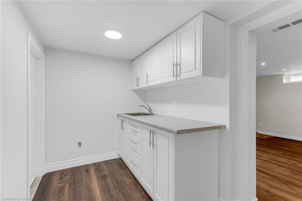 203b Erb Street Property Photo 25